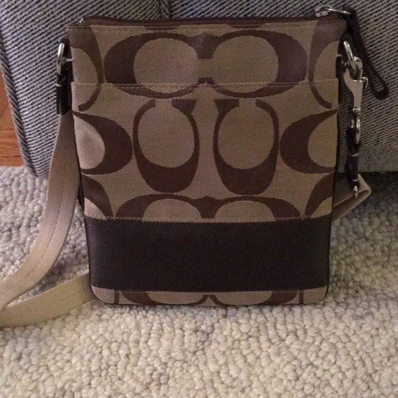 Coach Handbags - Crossbody Coach bag